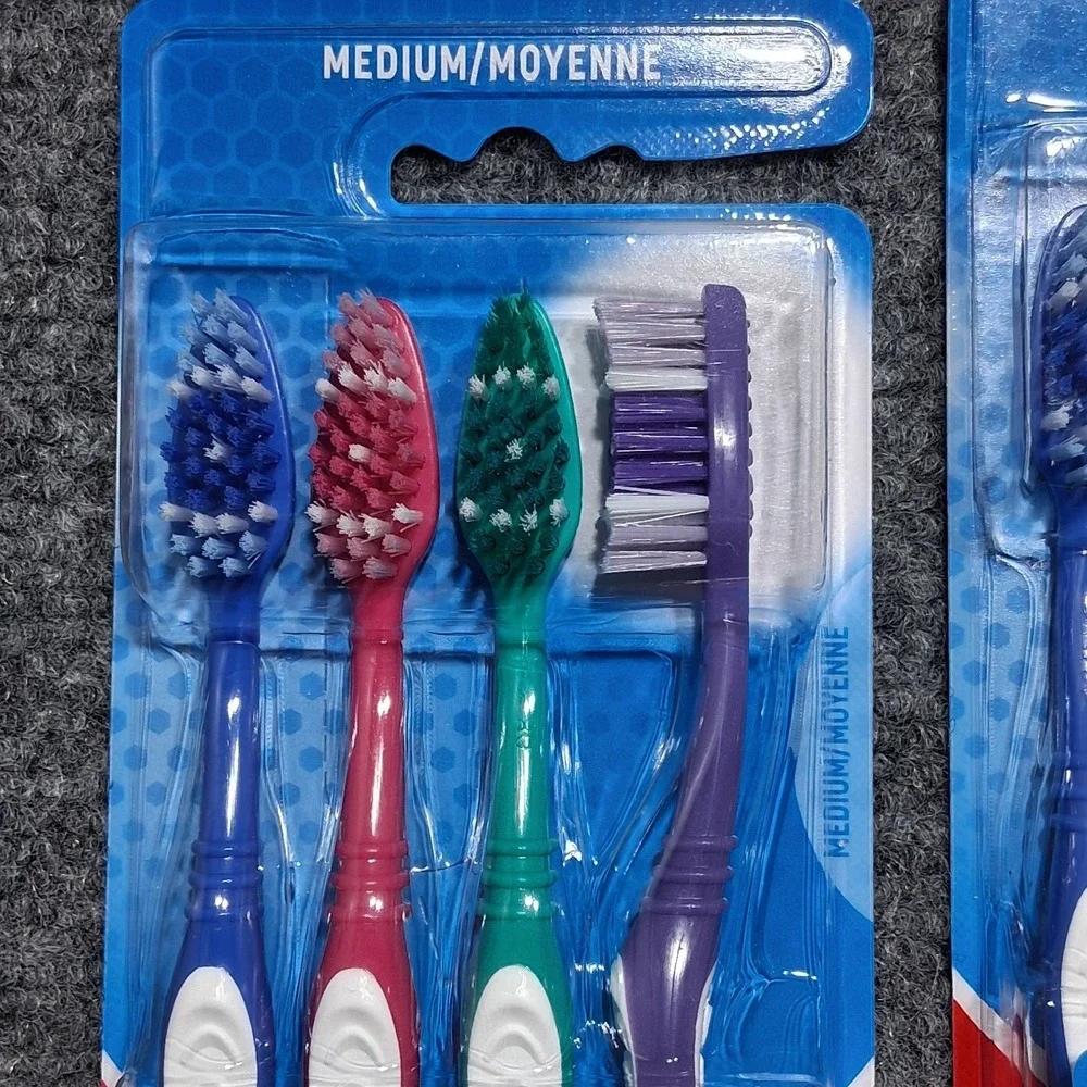 Colgate Extra Clean‎ Toothbrush MEDIUM 2PK x 4Ct (8 total) NEW!
